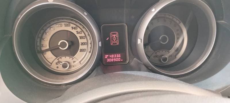 2012 Mitsubishi Pajero thumbnail 5