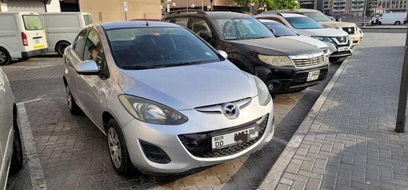 2015 Mazda 2 Sedan thumbnail 2