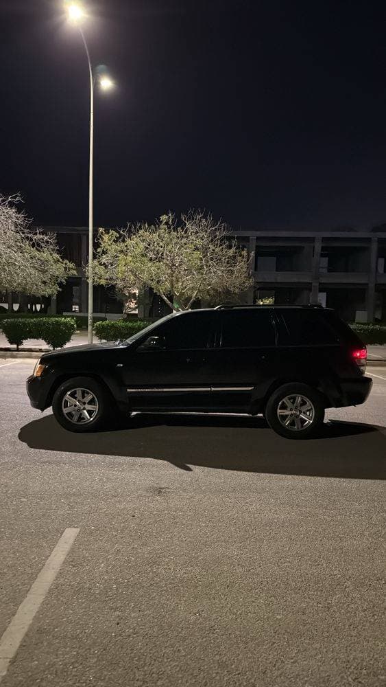 2008 Jeep Grand Cherokee thumbnail 2
