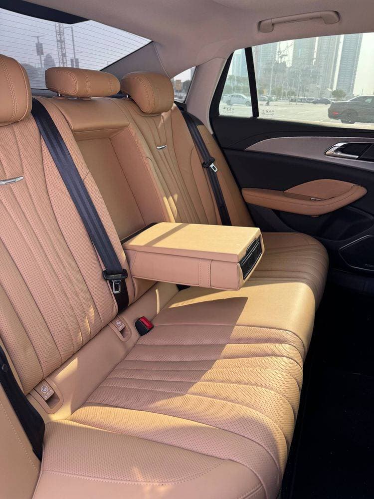2024 Hongqi H5 thumbnail 4