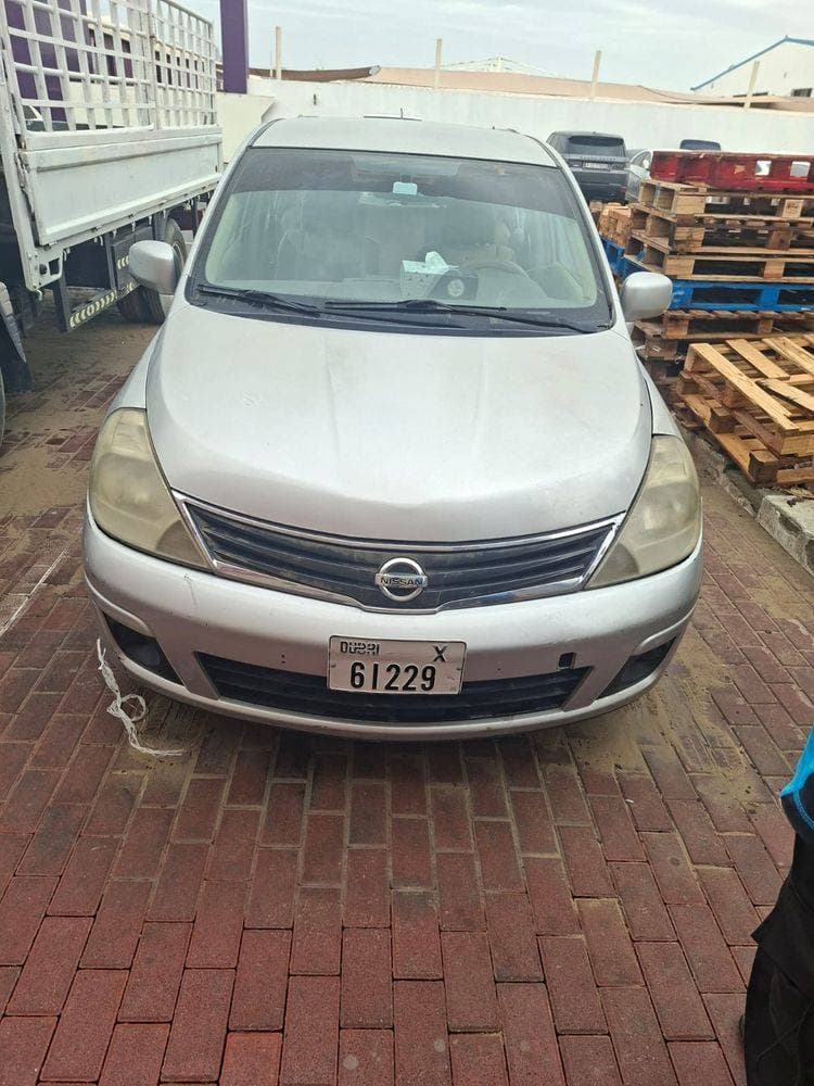 2012 Nissan Tiida thumbnail 3