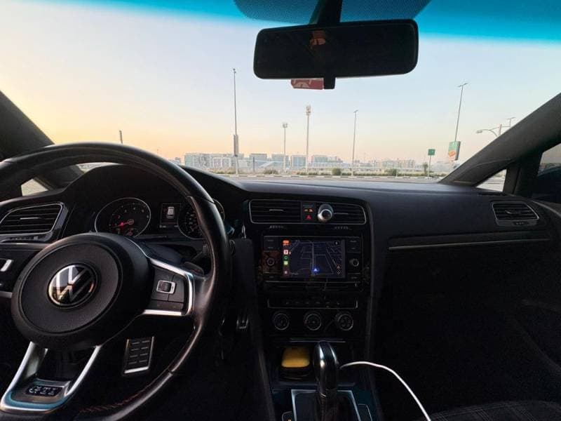 2018 Volkswagen Golf GTI thumbnail 4