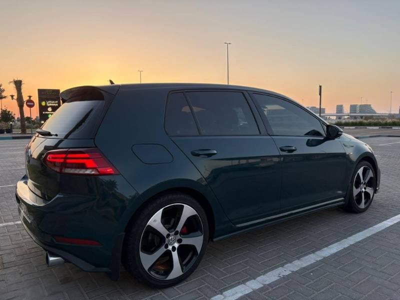 2018 Volkswagen Golf GTI thumbnail 2