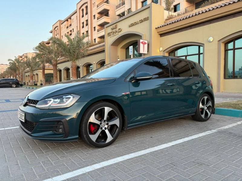 2018 Volkswagen Golf GTI thumbnail 3