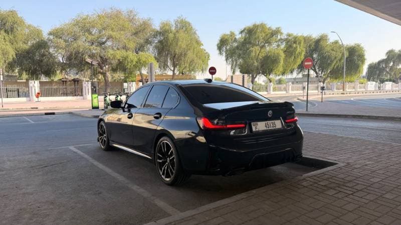 2023 BMW 3 Series Sedan thumbnail 4