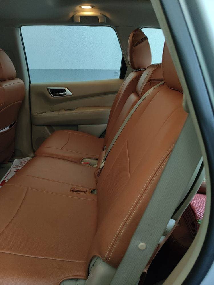2013 Nissan Pathfinder thumbnail 3