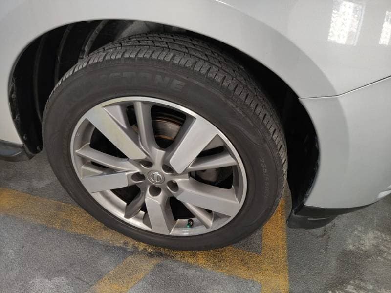 2013 Nissan Pathfinder thumbnail 4
