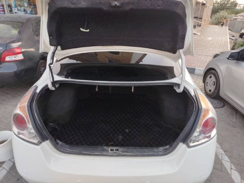 2010 Nissan Altima thumbnail 6