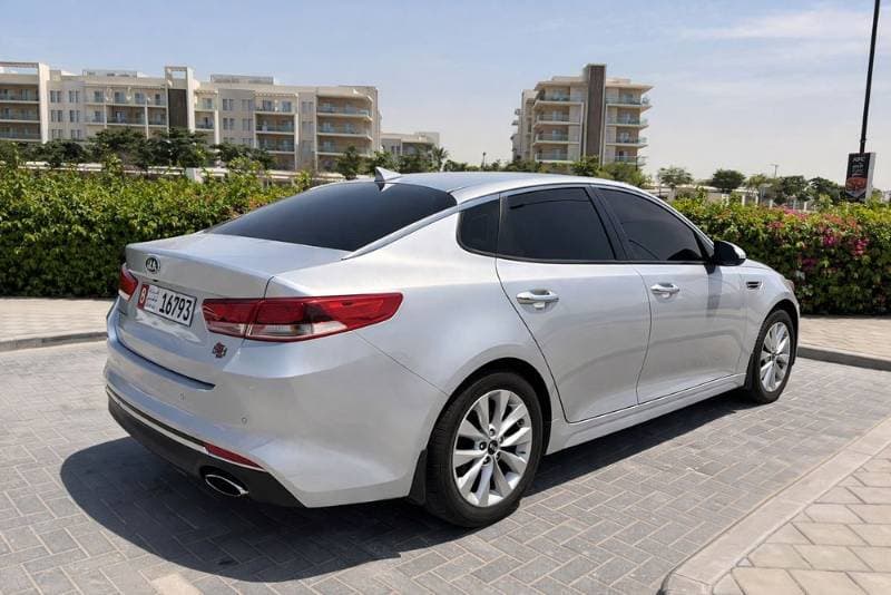 2018 Kia Optima thumbnail 2