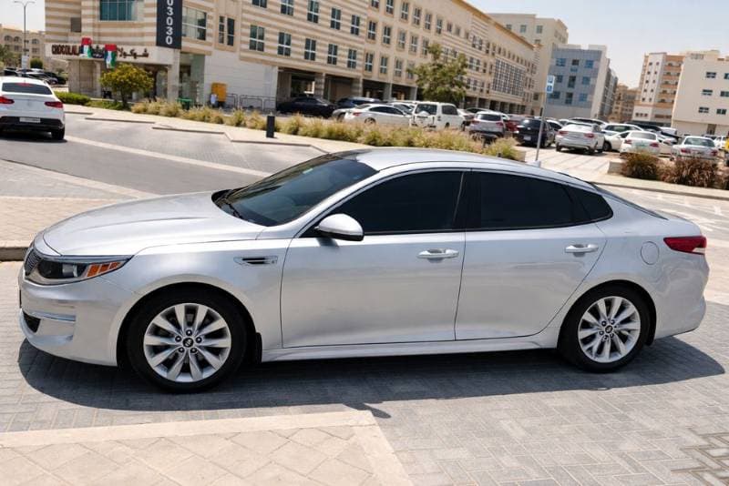 2018 Kia Optima thumbnail 3