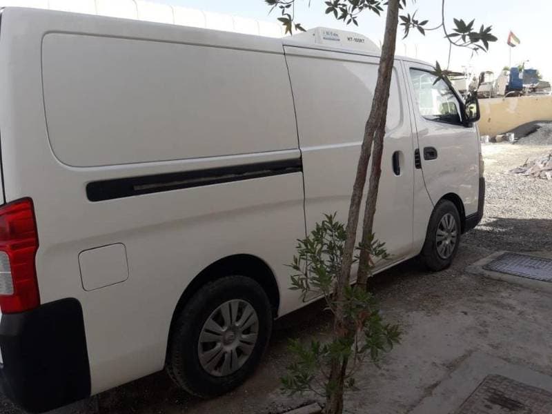 2013 Nissan Urvan thumbnail 3