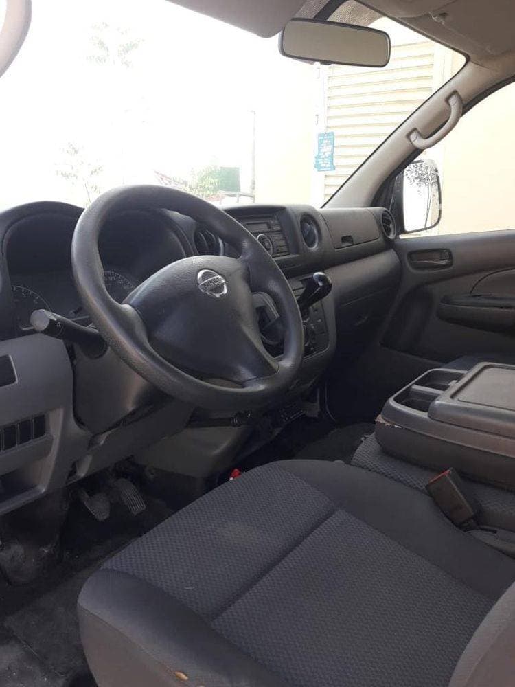 2013 Nissan Urvan thumbnail 4