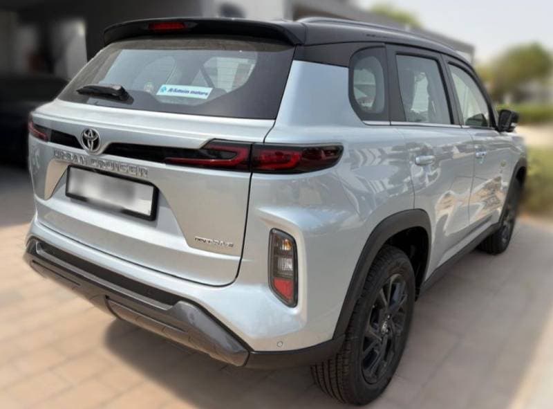 2025 Toyota Urban Cruiser thumbnail 2