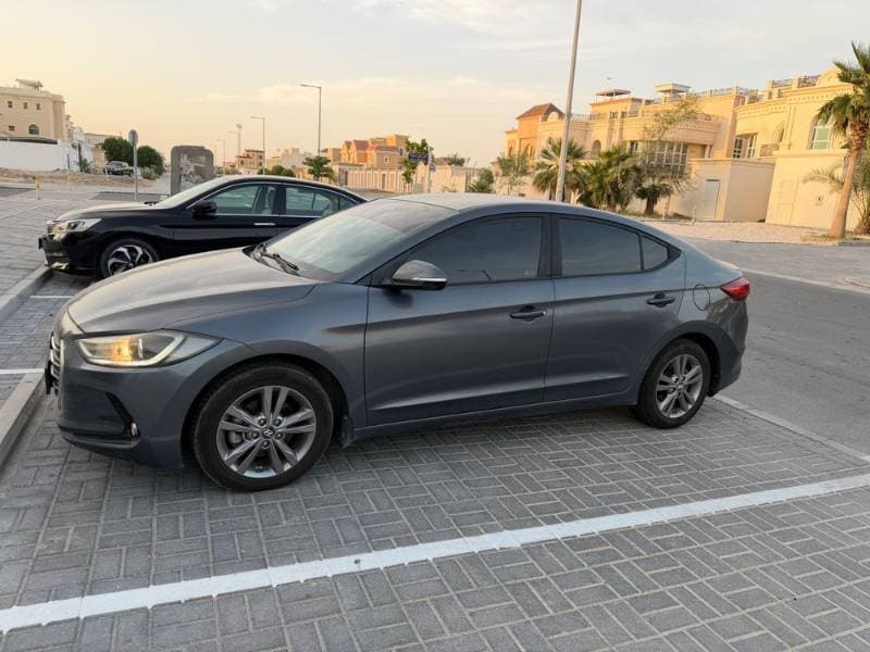 2017 Hyundai Elantra thumbnail 2