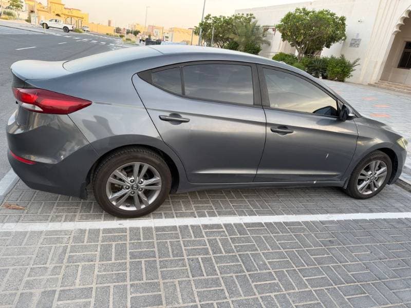 2017 Hyundai Elantra thumbnail 3