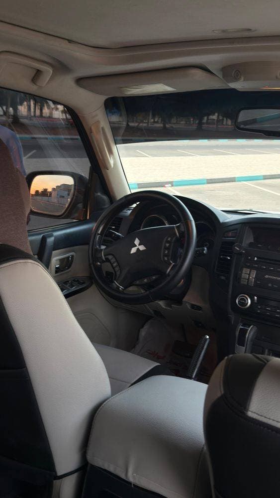 2014 Mitsubishi Pajero thumbnail 5