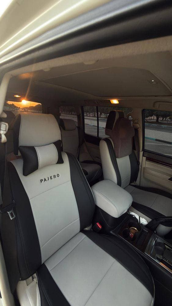 2014 Mitsubishi Pajero thumbnail 4