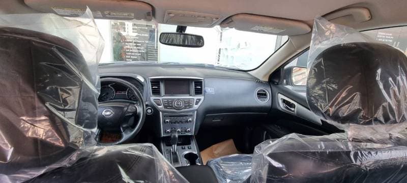 2018 Nissan Pathfinder thumbnail 2