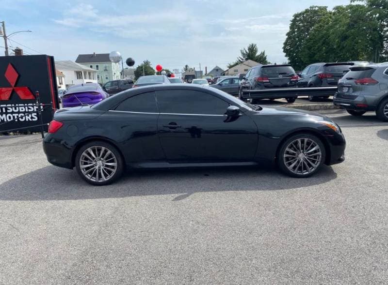 2011 Infiniti G Coupe thumbnail 3