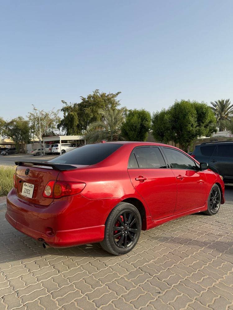 2010 Toyota Corolla thumbnail 3