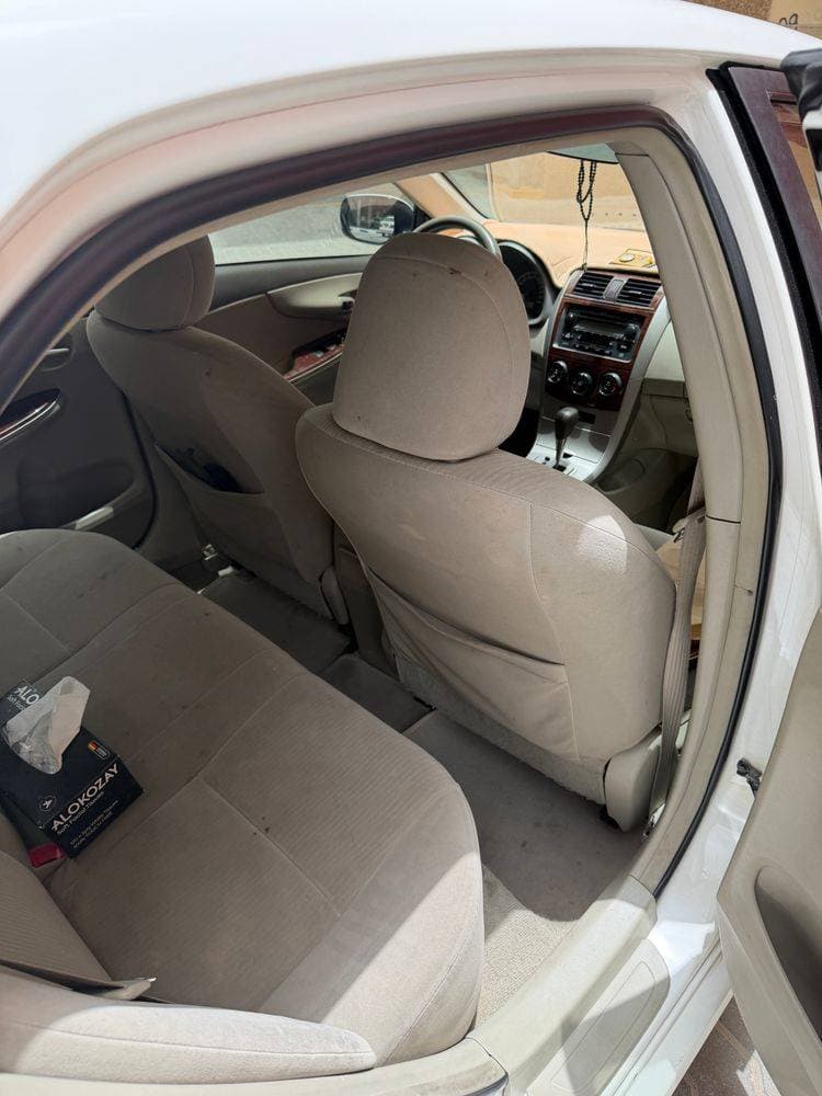 2010 Toyota Corolla thumbnail 4