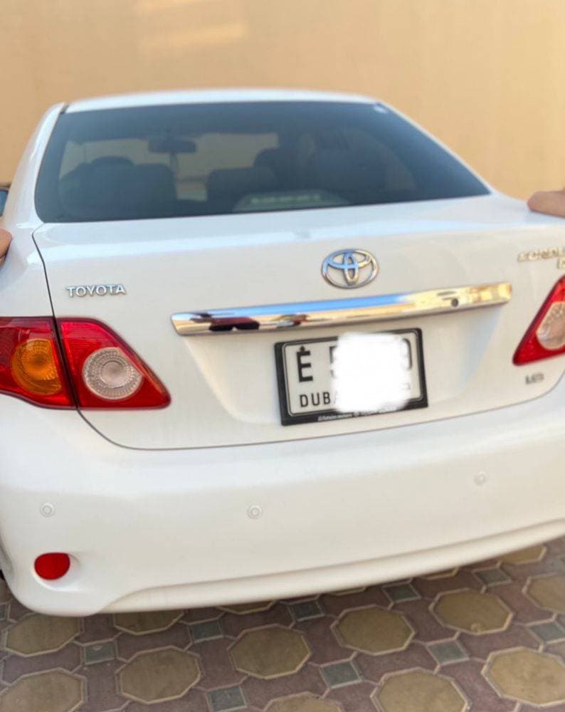 2010 Toyota Corolla thumbnail 2