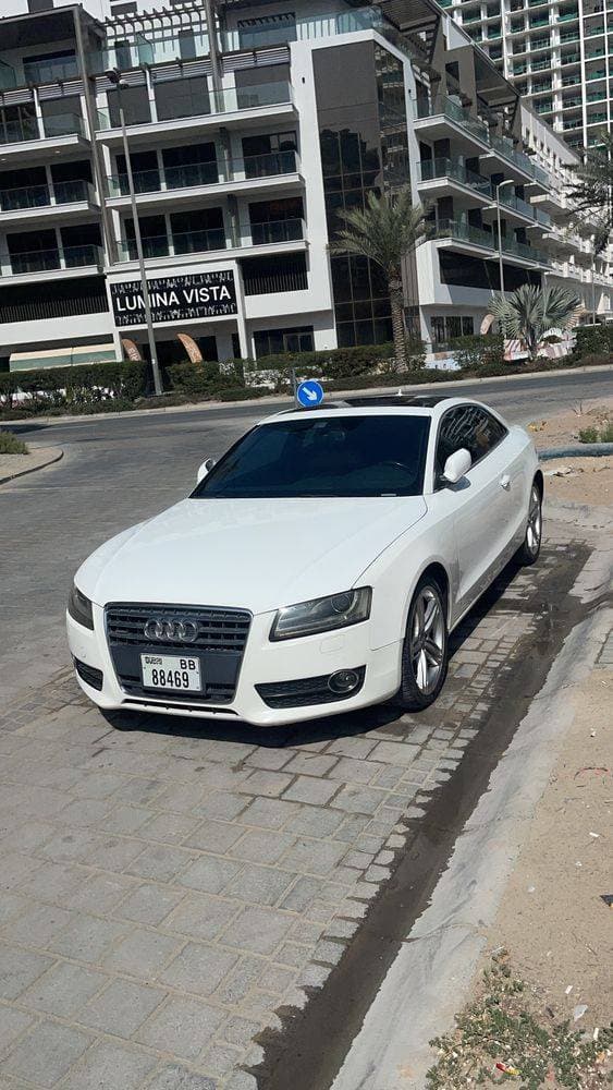 2010 Audi A5 Coupe thumbnail 2