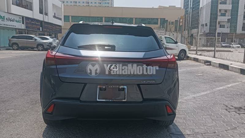 2024 Lexus UX 250h thumbnail 3