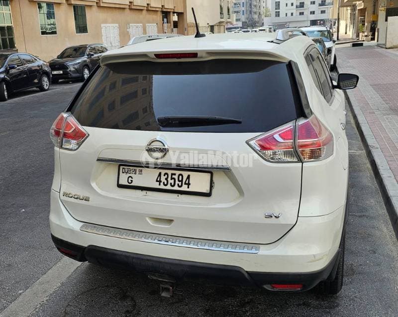 2016 Nissan Rogue thumbnail 3