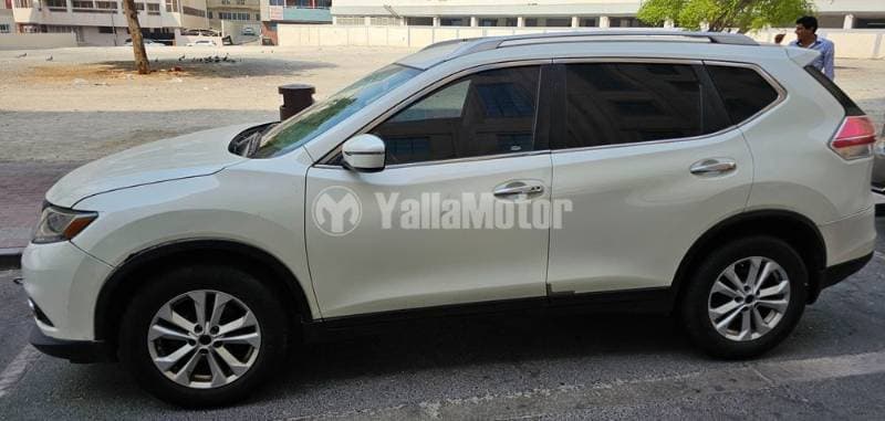 2016 Nissan Rogue thumbnail 2
