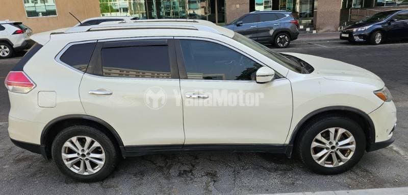 2016 Nissan Rogue thumbnail 4