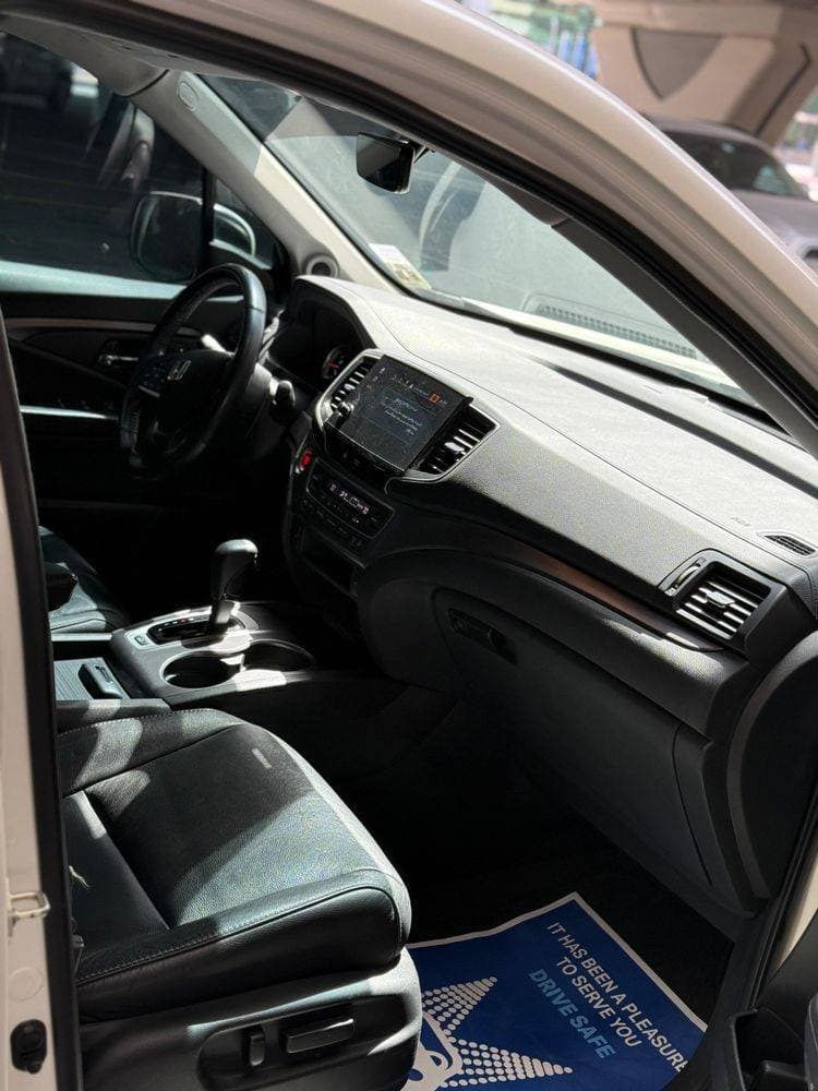 2019 Honda Pilot thumbnail 4