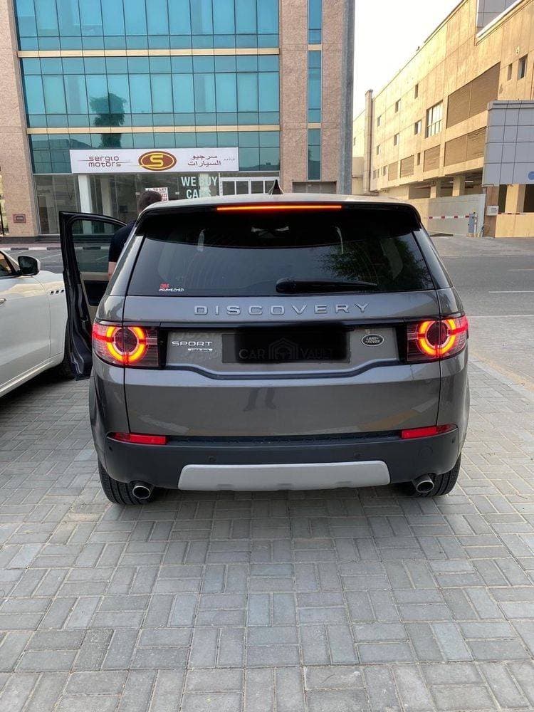 2017 Land Rover Discovery Sport thumbnail 2