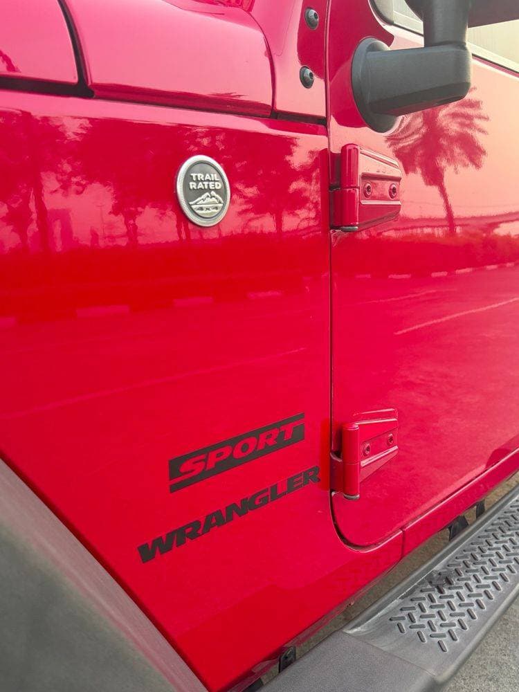 2016 Jeep Wrangler thumbnail 6