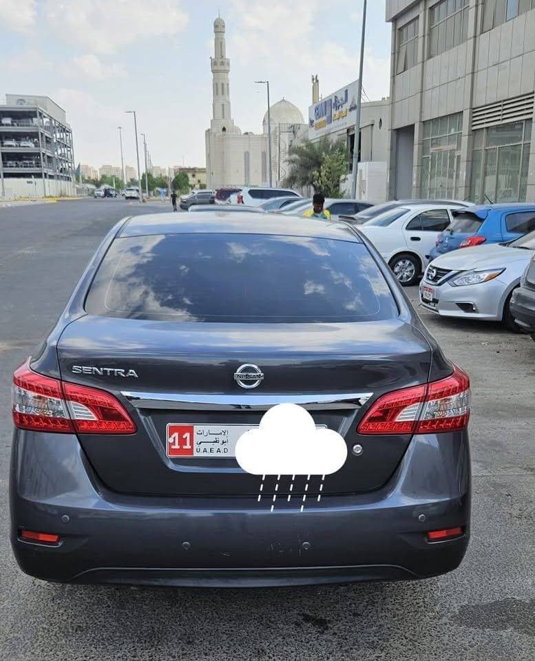 2019 Nissan Sentra thumbnail 4