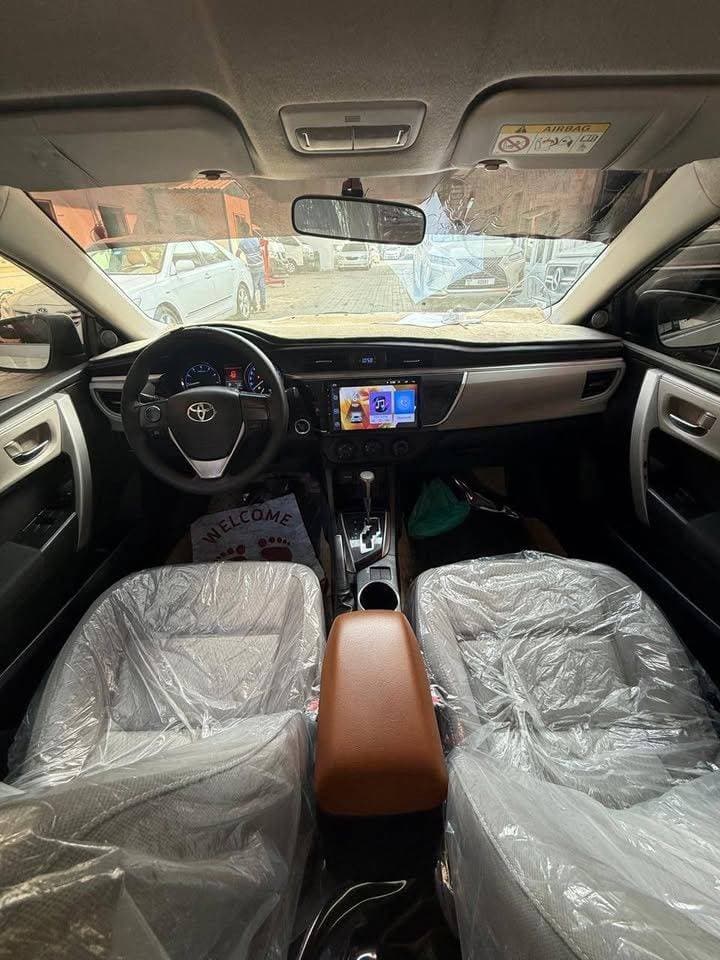 2015 Toyota Corolla thumbnail 8