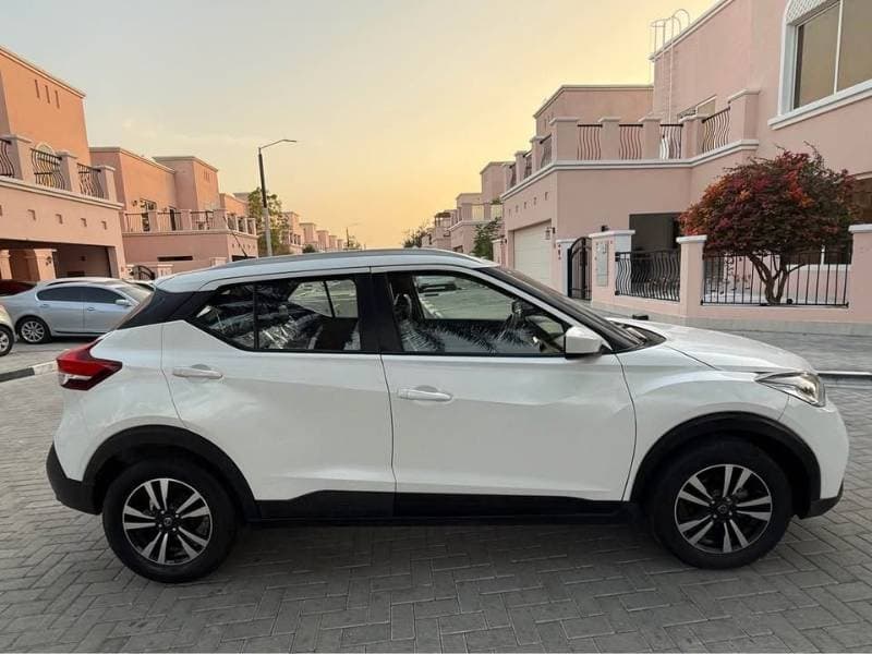 2018 Nissan Kicks thumbnail 3