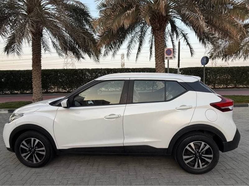 2018 Nissan Kicks thumbnail 2