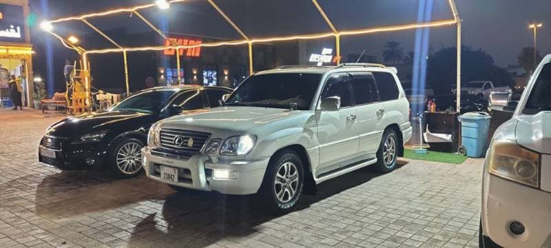 2005 Lexus LX thumbnail 2