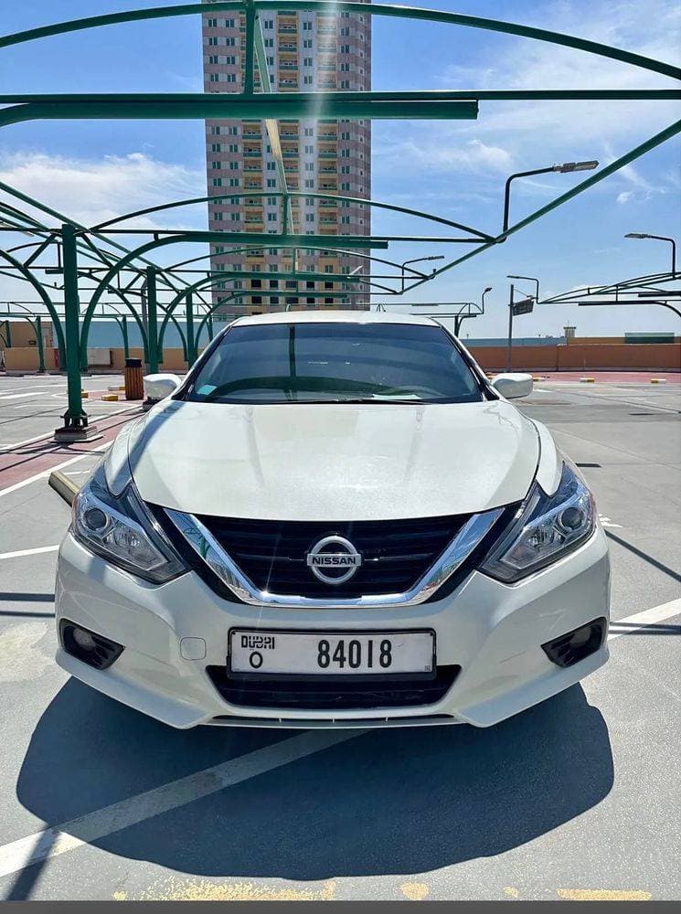 2016 Nissan Altima thumbnail 3