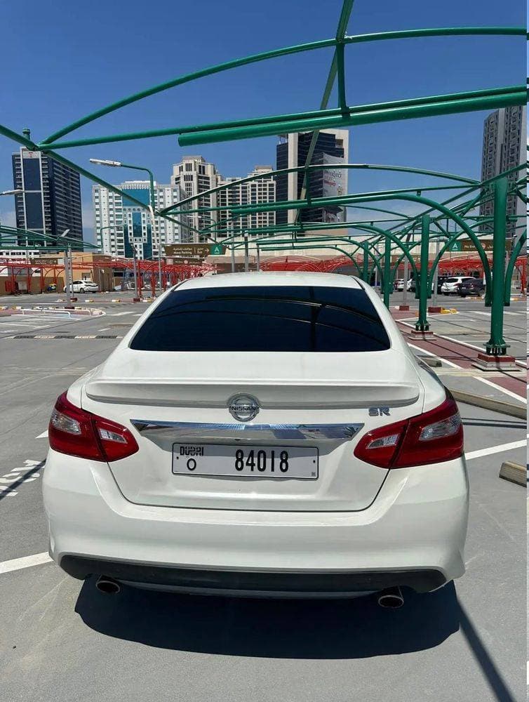 2016 Nissan Altima thumbnail 4