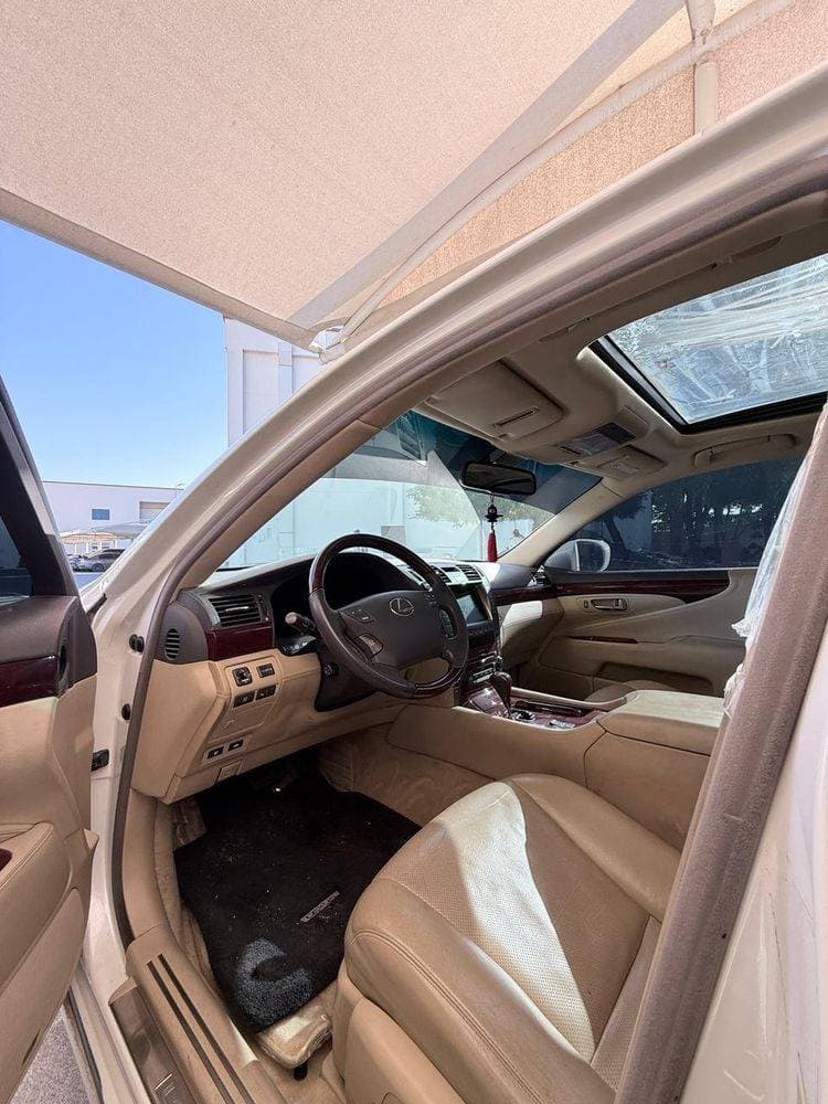 2008 Lexus LS 460L thumbnail 3