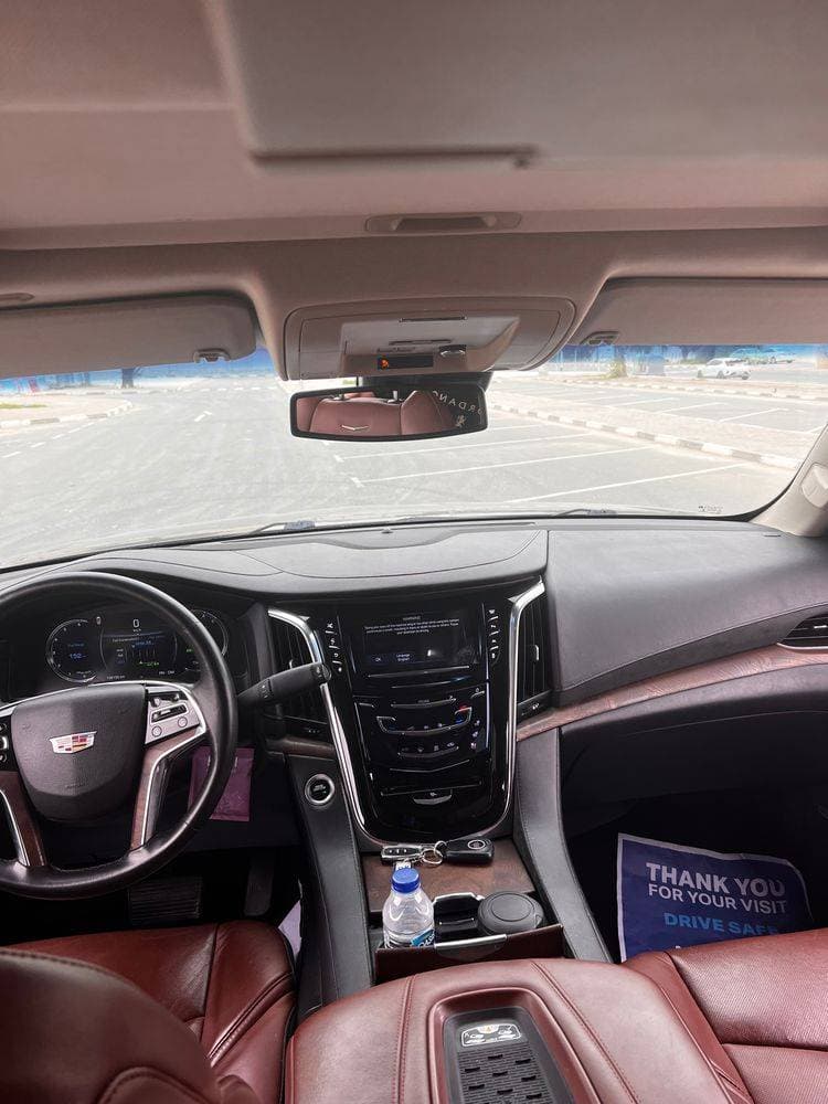 2016 Cadillac ESCALADE thumbnail 4