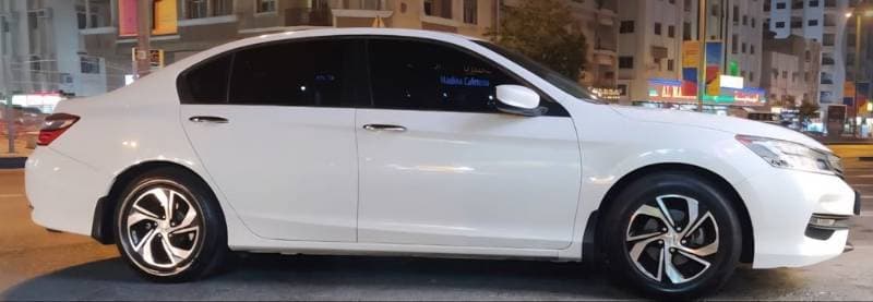 2017 Honda Accord thumbnail 5