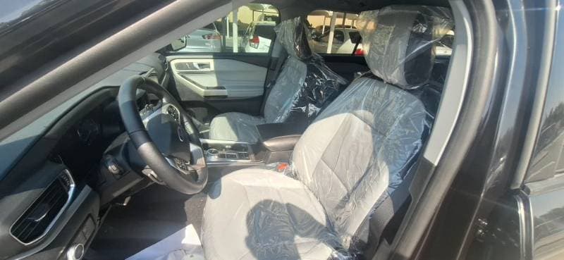 2021 Ford Explorer thumbnail 3