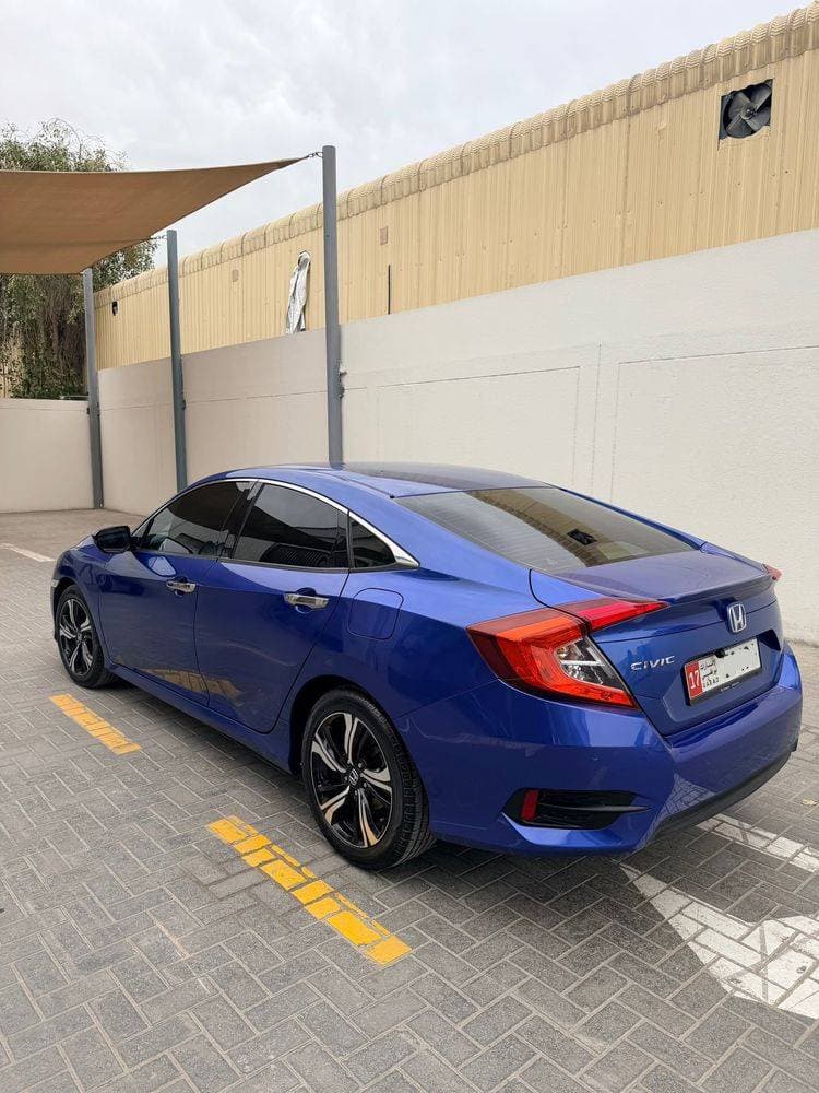 2018 Honda Civic thumbnail 3