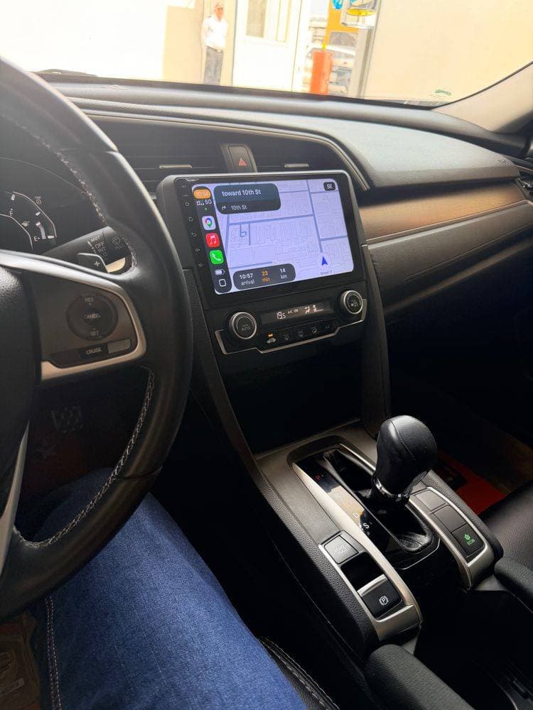 2018 Honda Civic thumbnail 5