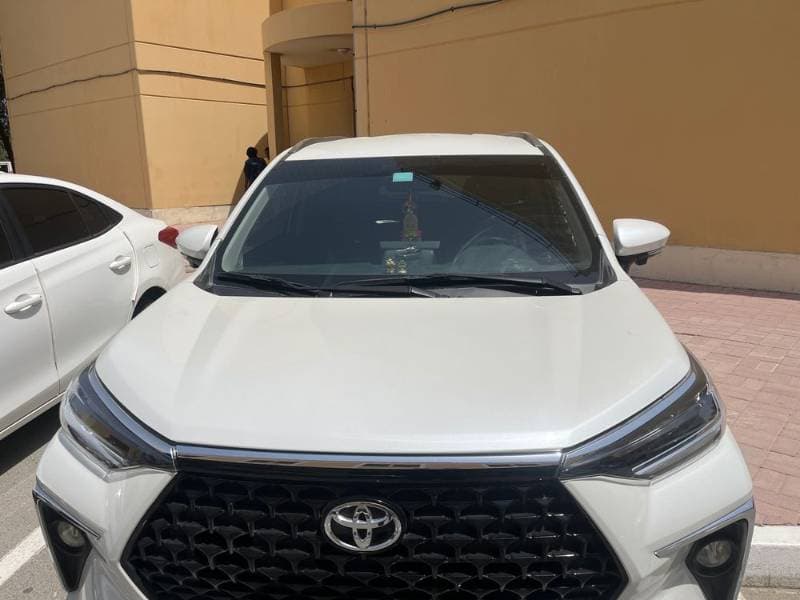 2024 Toyota Veloz thumbnail 2