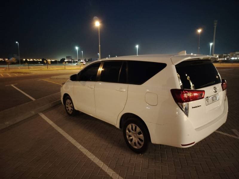 2018 Toyota Innova thumbnail 3