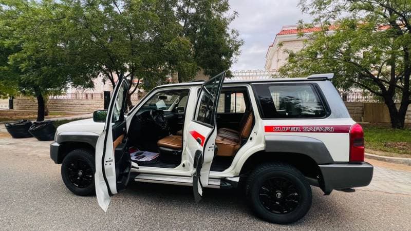 2018 Nissan Patrol Super Safari thumbnail 3